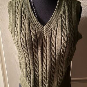 Olive Cable Knit Sleeveless Sweater Vest Size junior Large